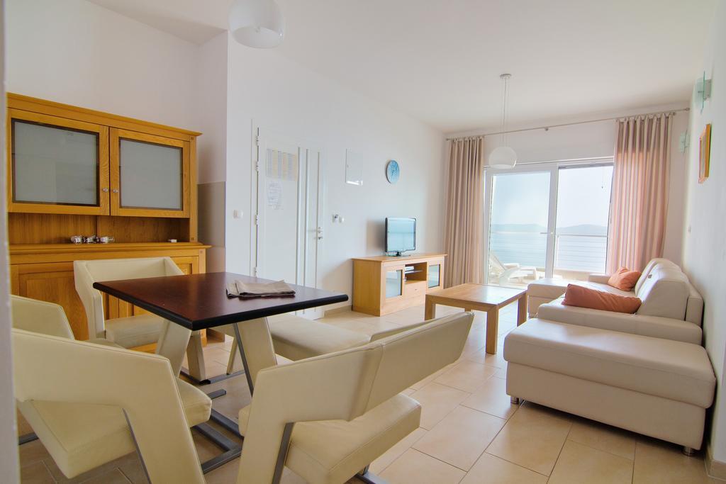 Apartments Vela Sollis Marusici  Ruang foto