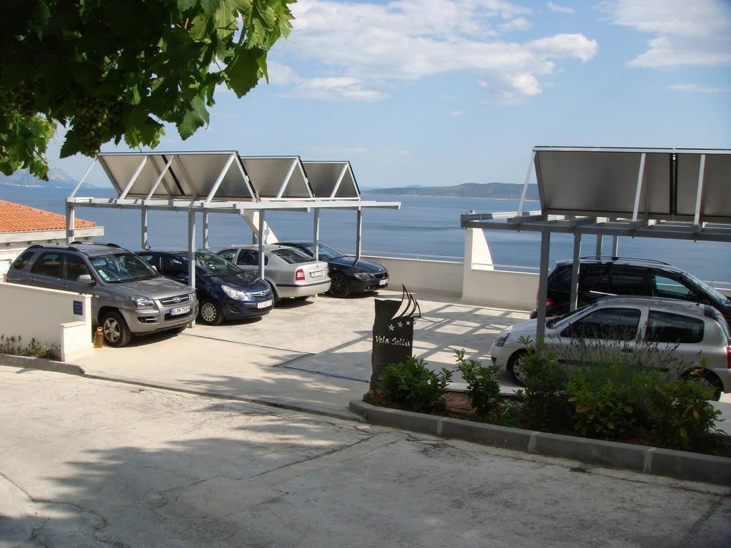 Apartments Vela Sollis Marusici  Bagian luar foto