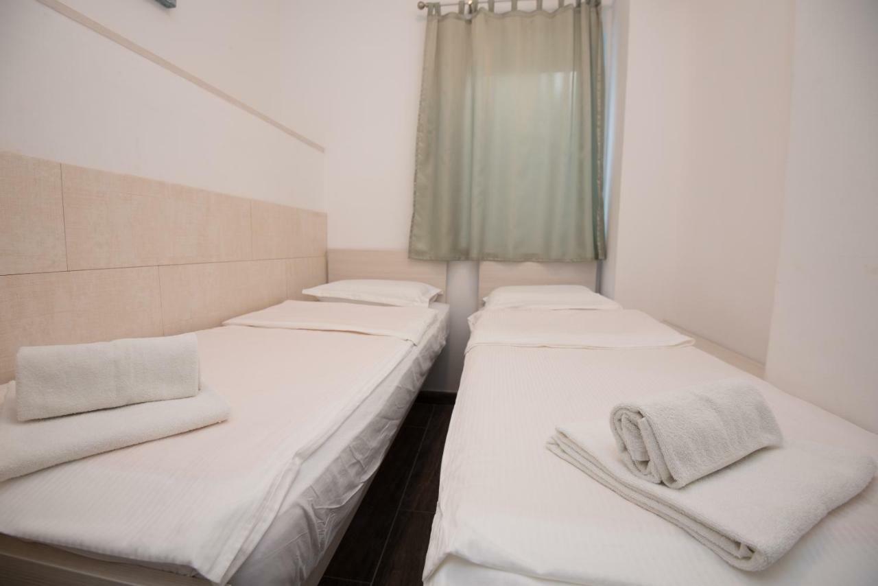 Apartments Vela Sollis Marusici  Bagian luar foto